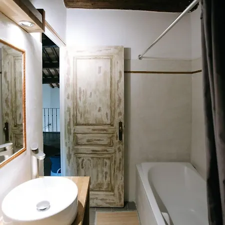 84b6 - Loft In Charming 18th Century
