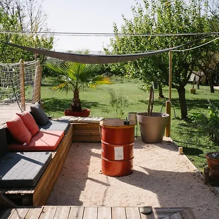 84b6 - Loft In Charming 18th Century Althen-des-Paluds
