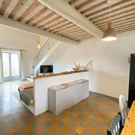 Apartment 84b6 - Loft In Charming 18th Century *